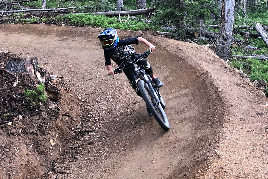 Cornering with the Demon United knee pads for kids