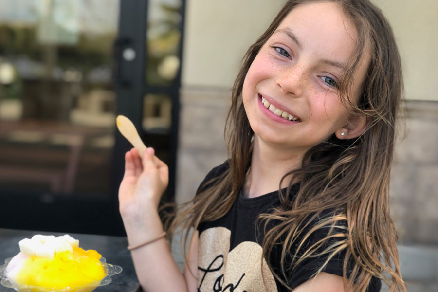 Shaved ice in Maui makes everyone happy