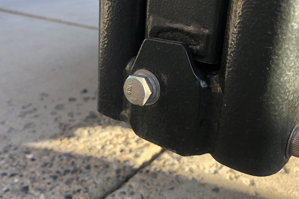 Anti-rattle adjustment bolt / Velocirax bike rack