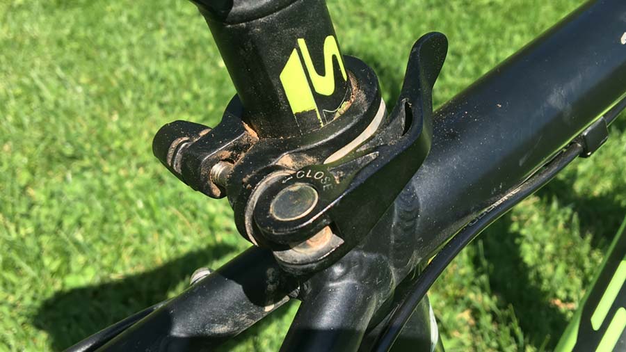 Quick release seat post collar on the Scott Scale RC JR 24 in wheel mountain bike for kids