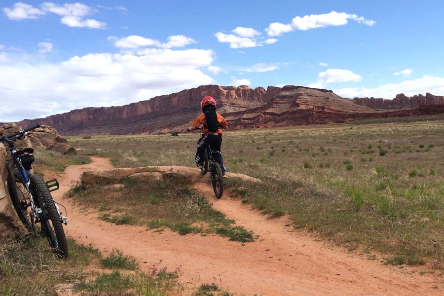 Lazy EZ Loop - beginner mountain bike trail in Moab, Utah