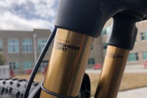 Kashima coated fork on Pivot LES 27.5