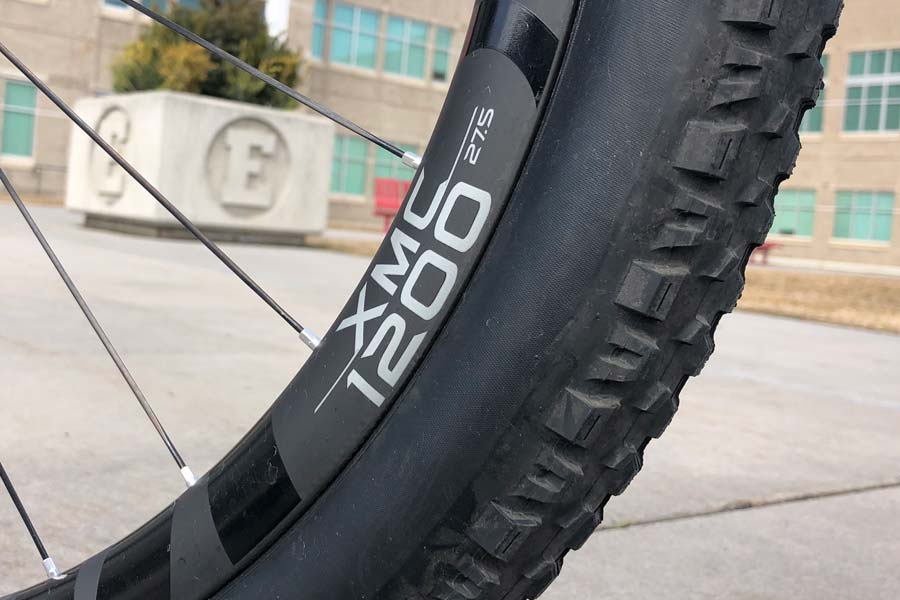 Carbon wheels on Pivot LES 27.5