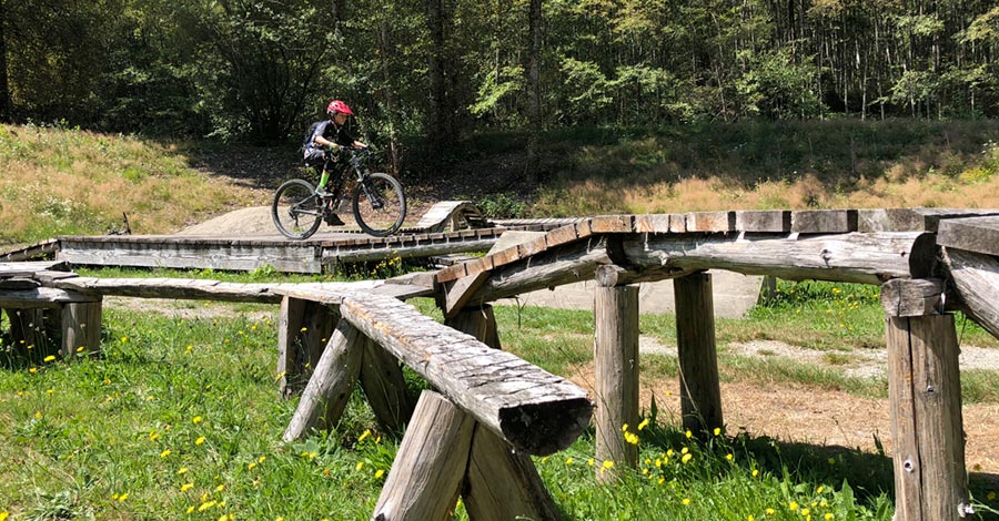 Riding the Sprockids Park with mtb kids