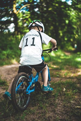 Child mountain biking in the Seattle area