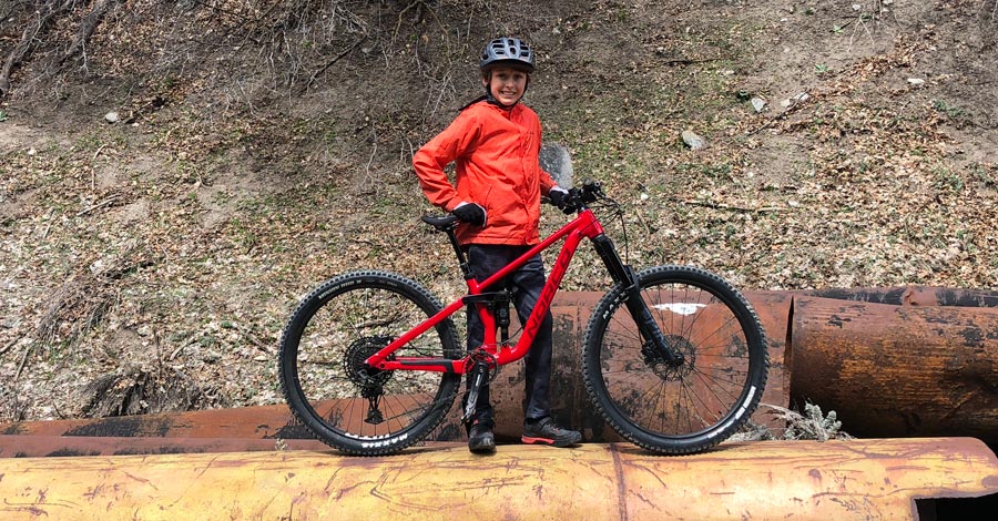 The Norco Sight 27.5 is for kids who like to ride dh, enduro, all-mountain and tech