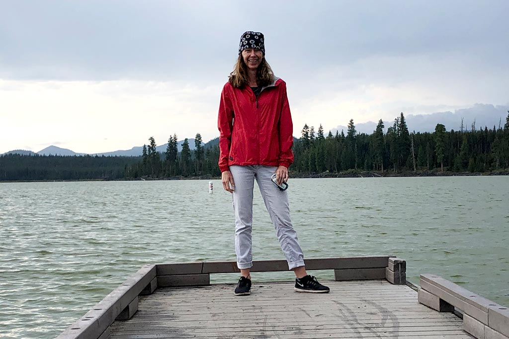 Bontrager Avert Women's Rain Jacket Review - featured image